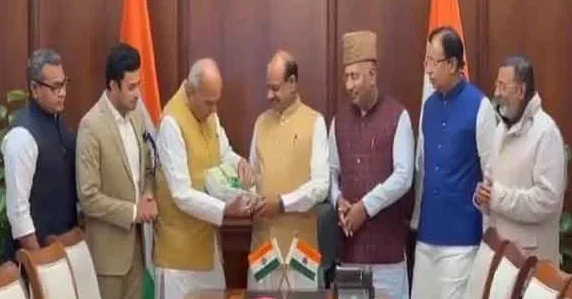 विपक्ष की असहमति के बीच संसद में पेश होगी JPC रिपोर्ट, दो सांसद देंगे सबूतों का रिकॉर्ड
