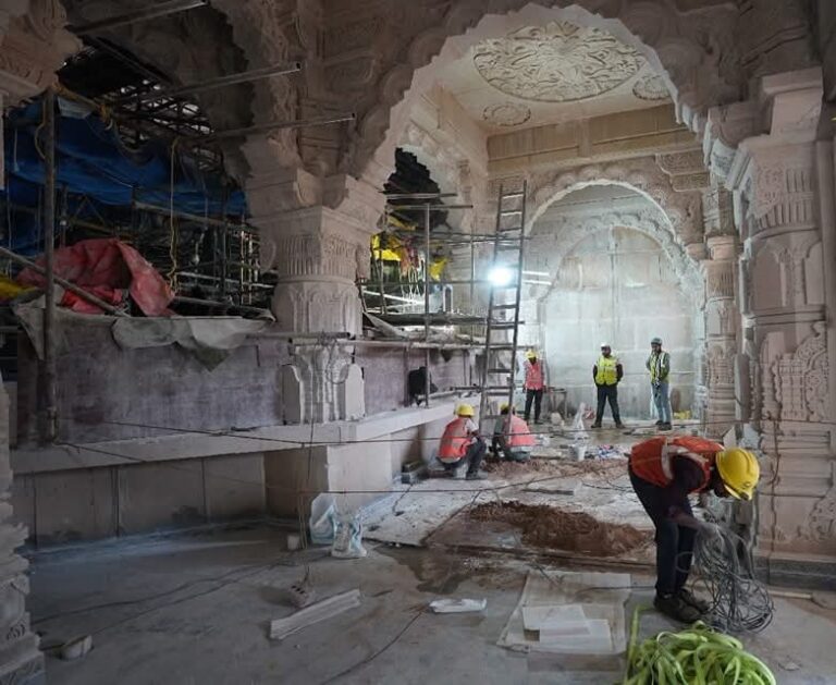 राम मंदिर के द्वितीय तल की तस्वीरें