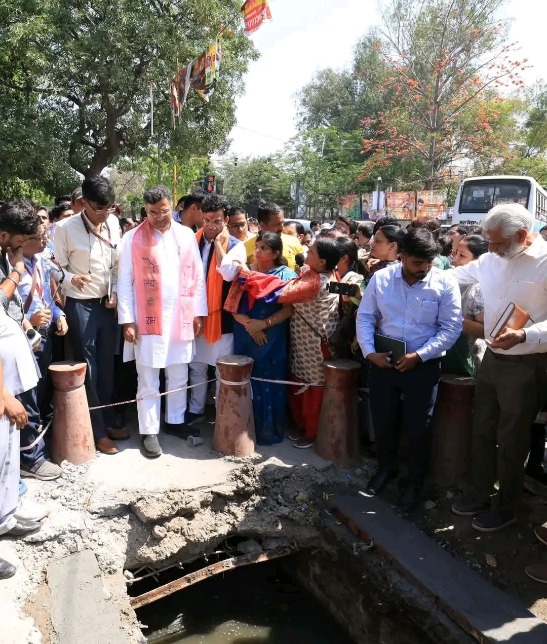दिल्ली के मंत्री प्रवेश वर्मा