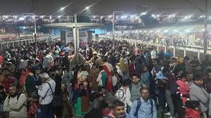 नई दिल्ली रेलवे स्टेशन पर भीड़ को लेकर