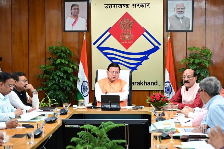 सीएम पुष्कर सिंह धामी ने वन और ऊर्जा विभाग की योजनाओं की समीक्षा की