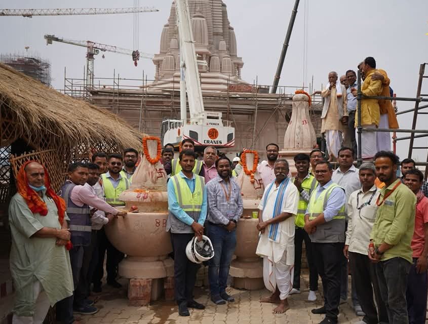 श्री राम जन्मभूमि मंदिर परिसर में सप्त मंदिरों के शिखरों का पूजन
