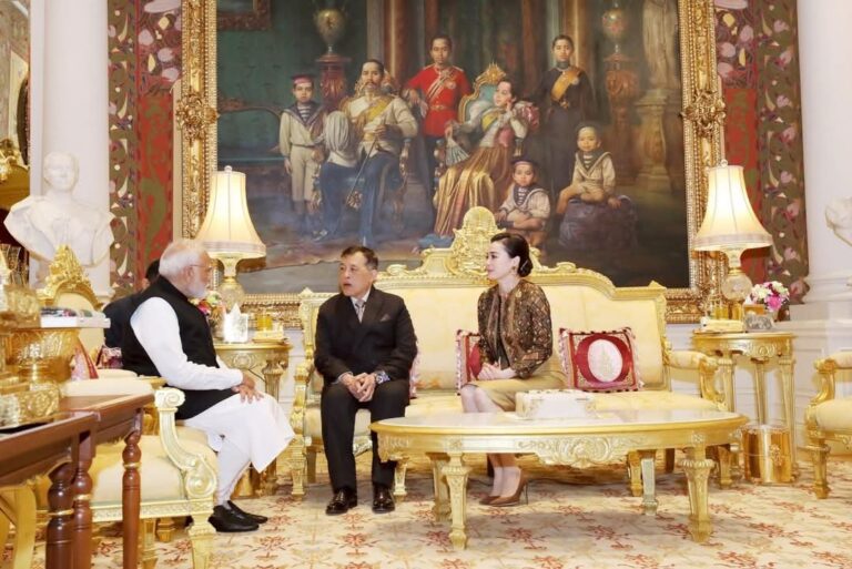 प्रधानमंत्री नरेंद्र मोदी और थाईलैंड के राजा