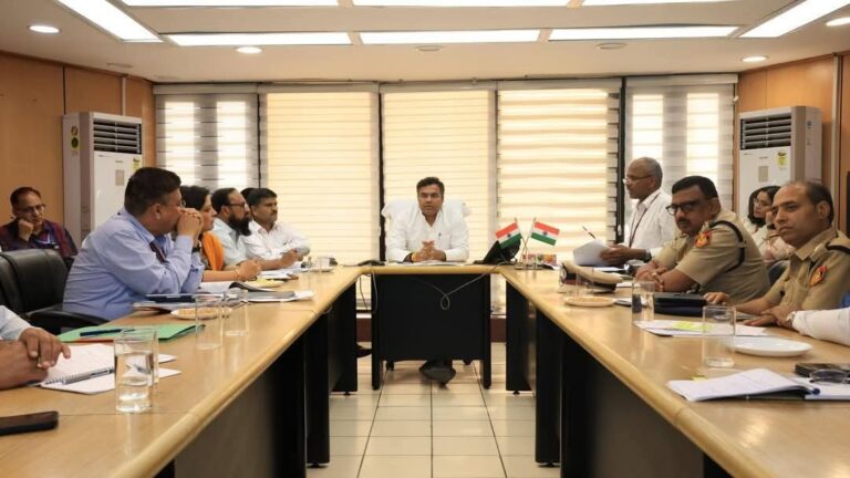 दिल्ली को मिलेगा जाम से निजात, साहिबी नदी के दोनों किनारों पर बनेगी नई सड़कें