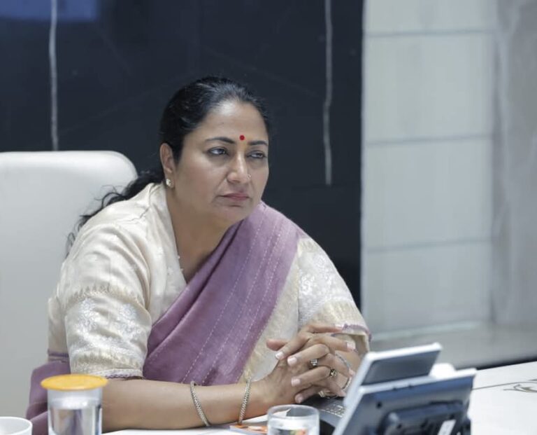 दिल्ली में अवैध शराब बेचने वालों की अब खैर नहीं – CM रेखा गुप्ता का बड़ा एक्शन!"