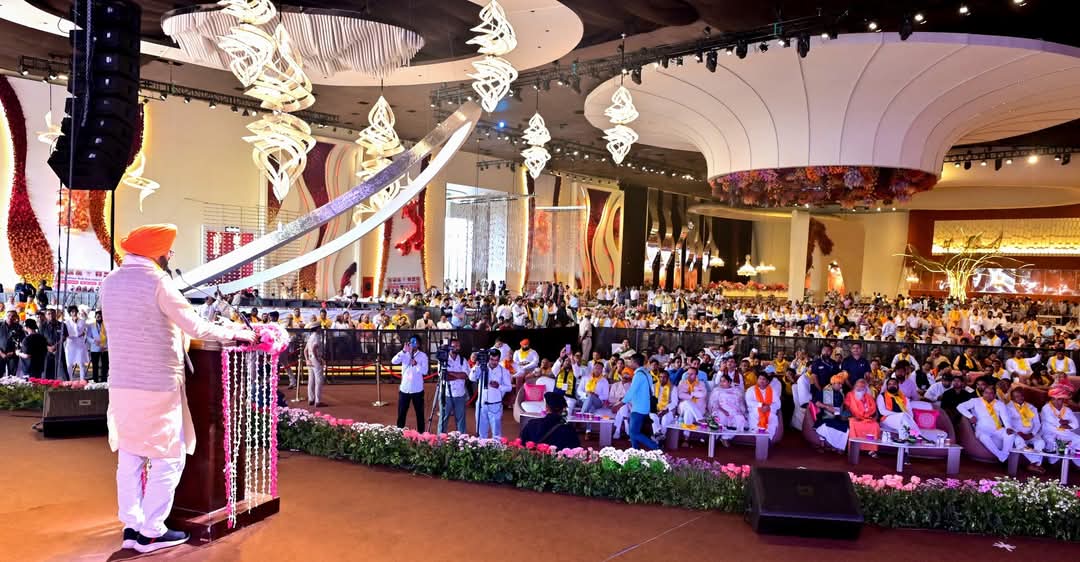 राष्ट्रीय जागृति महासम्मेलन में पहुंचे हरियाणा CM नायब सिंह सैनी, महात्मा फूले जयंती पर दिया सामाजिक एकता का संदेश