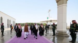 जेद्दाह पहुंचे पीएम मोदी, भारत-सऊदी रिश्तों को मिलेगी नई उड़ान