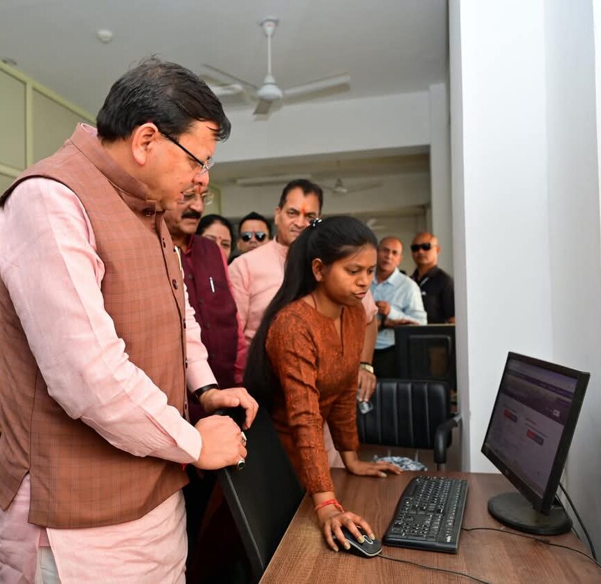 चारधाम यात्रा व्यवस्थाओं की ली समीक्षा, मुख्यमंत्री पुष्कर सिंह धामी ने किया ट्रांजिट कैंप का औचक निरीक्षण