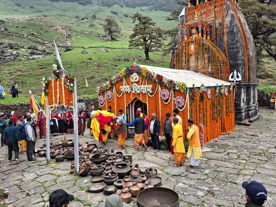 मदमहेश्वर मंदिर के कपाट खुले: पंचकेदार यात्रा 2025 का शुभारंभ