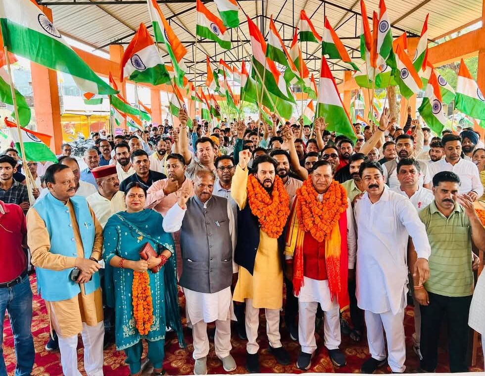 तिरंगा यात्रा के तहत नाहन में भव्य बाइक रैली, अनुराग ठाकुर ने जताया सैनिकों और देश के प्रति सम्मान