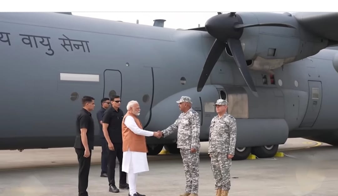 एस-400 के साये में पीएम मोदी का आदमपुर दौरा, पाकिस्तान के झूठे दावों को मिला करारा जवाब