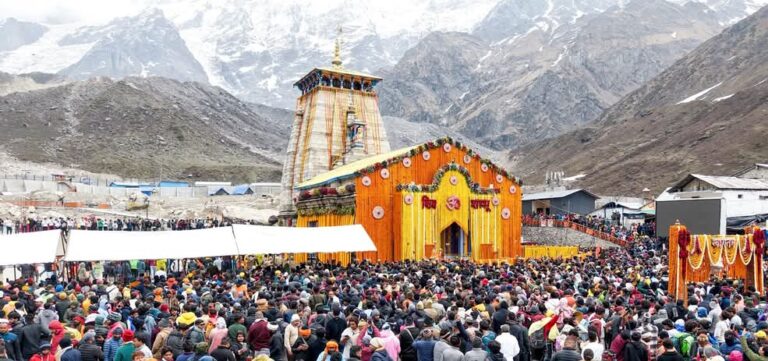 केदारनाथ की पंचमुखी डोली गौरीकुंड से विधिवत पूजा के बाद केदारधाम पहुंची, जयघोष से गूंज उठा सम्पूर्ण धाम