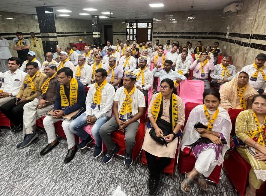 AAP का कार्यकर्ता संवाद, मुंडका विधानसभा में विपक्ष की भूमिका को लेकर हुआ मंथन