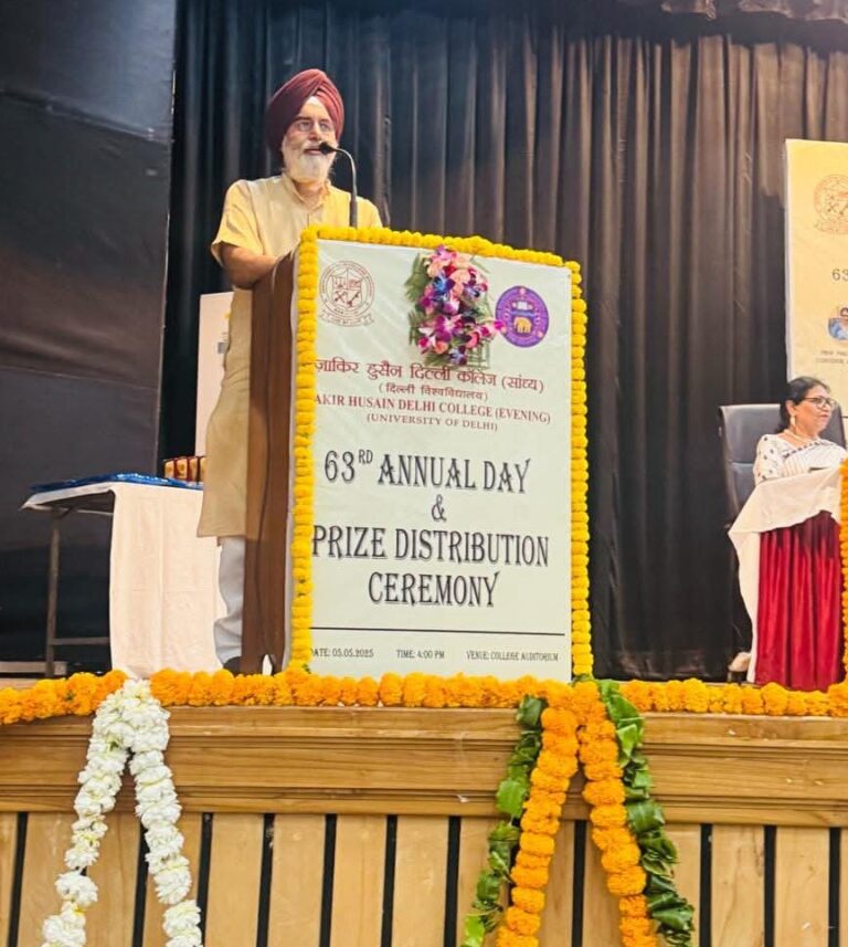 ज़ाकिर हुसैन कॉलेज के 63वें वार्षिकोत्सव में, महापौर राजा इकबाल सिंह ने शिरकत की