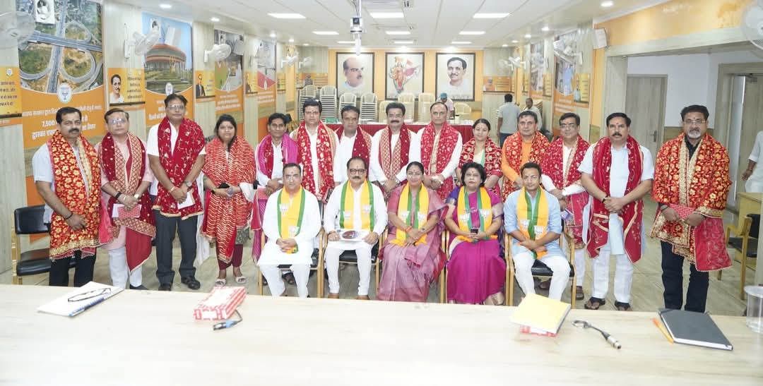 BJP दिल्ली प्रदेश कार्यालय में नवनिर्वाचित जिला अध्यक्षों का अभिनंदन समारोह आयोजित,