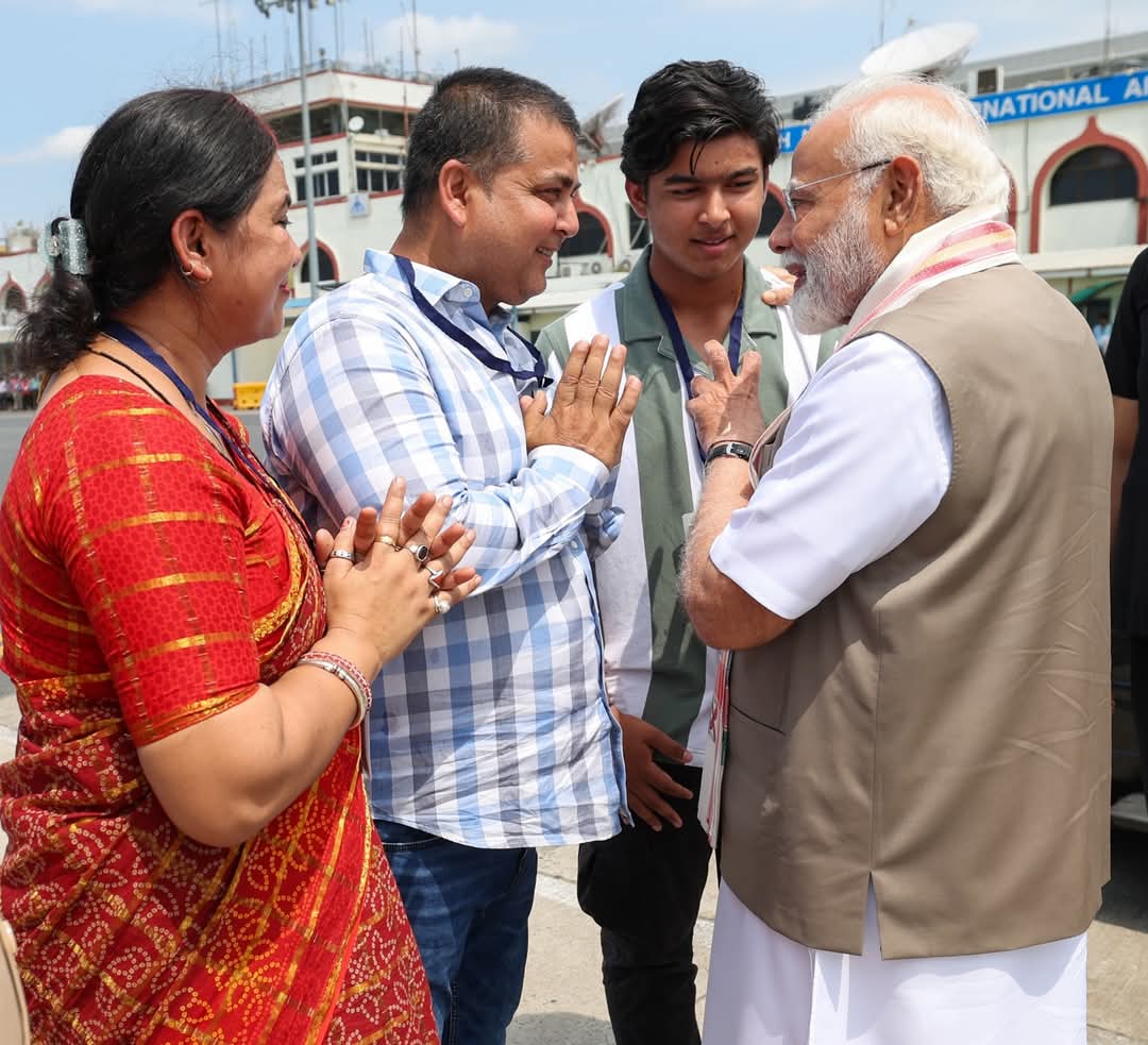 पीएम मोदी ने पटना एयरपोर्ट पर मुलाकात की युवा क्रिकेटर वैभव सूर्यवंशी से, दी भविष्य के लिए शुभकामनाएं