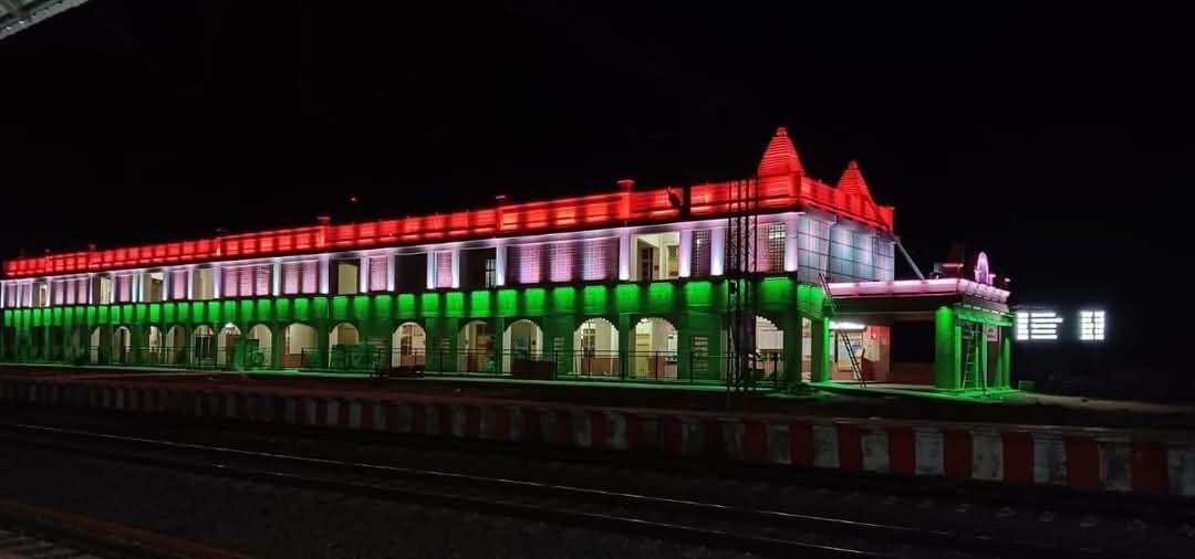 भारतीय रेलवे स्टेशन बने ऑपरेशन सिंदूर की शानदार जीत का प्रतीक!