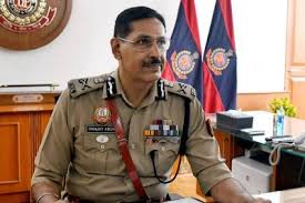 दिल्ली पुलिस में वर्दी पहनकर रील बनाने वालों पर गिरेगी गाज, कमिश्नर ने दिए सख्त कार्रवाई के आदेश