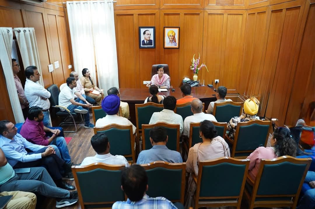 निजी स्कूलों की मनमानी फीस बढ़ोतरी पर भड़कीं आतिशी, बीजेपी सरकार पर लगाए शिक्षा माफिया को बढ़ावा देने के आरोप