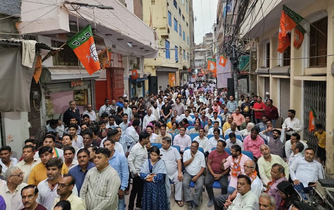 सदर बाजार में, अरविन्द गर्ग जी, का स्वागत, दिल्ली सरकार की 100 दिन की उपलब्धियों का जश्न