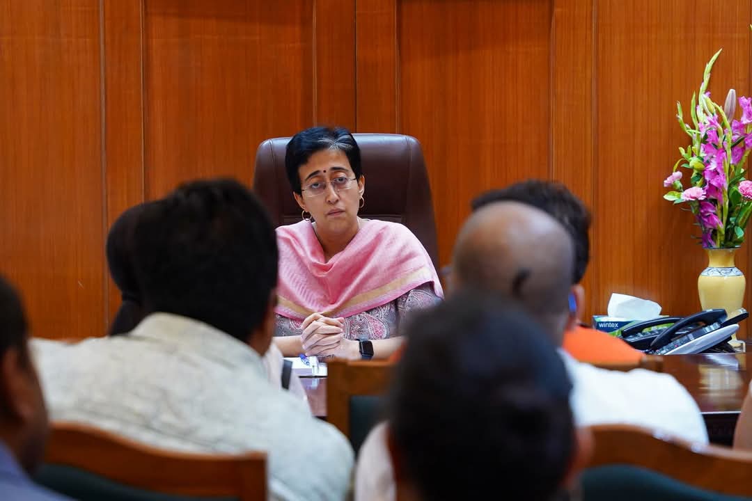 निजी स्कूलों की मनमानी फीस बढ़ोतरी पर भड़कीं आतिशी, बीजेपी सरकार पर लगाए शिक्षा माफिया को बढ़ावा देने के आरोप