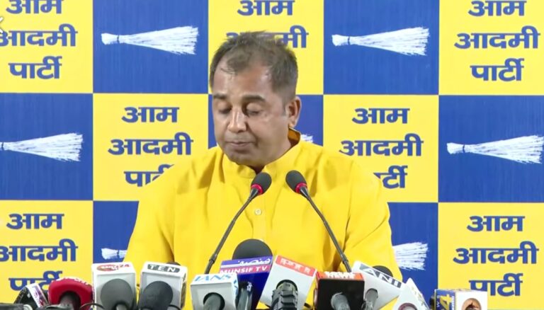 माया महल’: कहकर AAP ने दिल्ली की सीएम रेखा गुप्ता के बंगले पर विवाद,