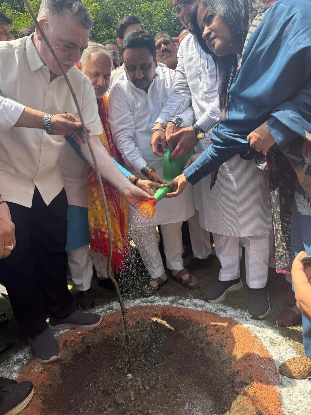 गुलाबी बाग में भव्य तिरंगा यात्रा और वृक्षारोपण कार्यक्रम आयोजित ‘ऑपरेशन सिंदूर’ के वीर जवानों को समर्पित रहा आयोजन