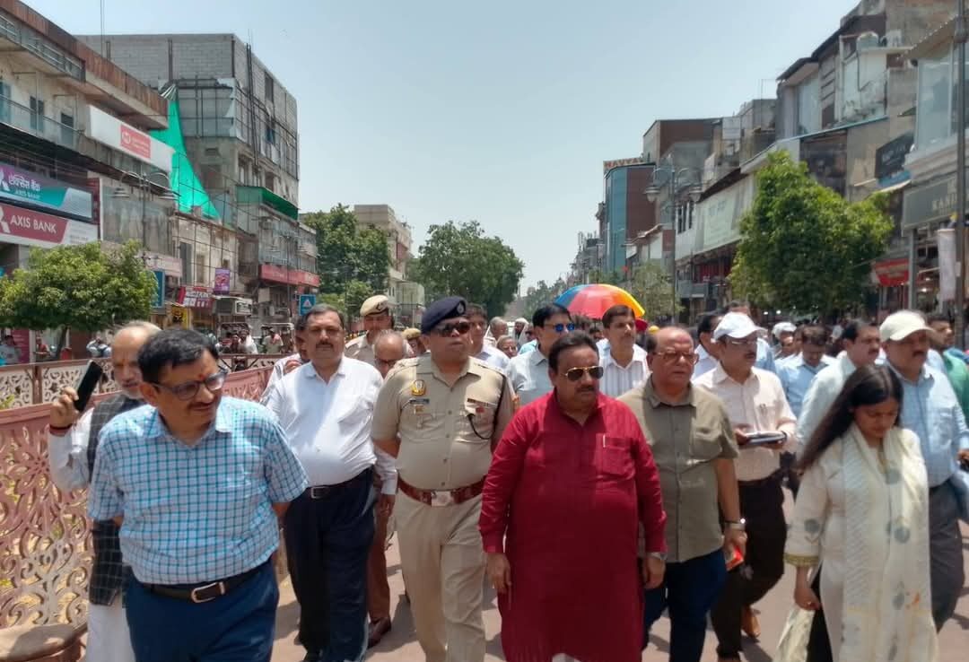 चांदनी चौक से सदर बाजार तक सांसद प्रवीण खंडेलवाल का निरीक्षण दौरा: जन समस्याओं के समाधान को लेकर अधिकारियों को दिए सख्त निर्देश
