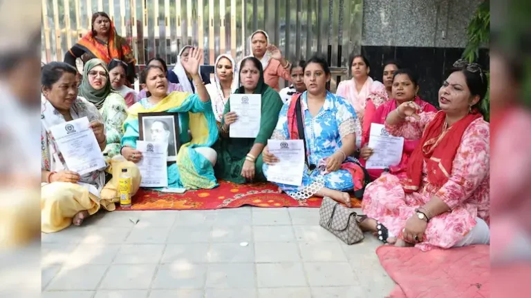 दलित-महिला पार्षद का अपमान कर रही BJP- AAP महिला विंग ने उठाई आवाज़