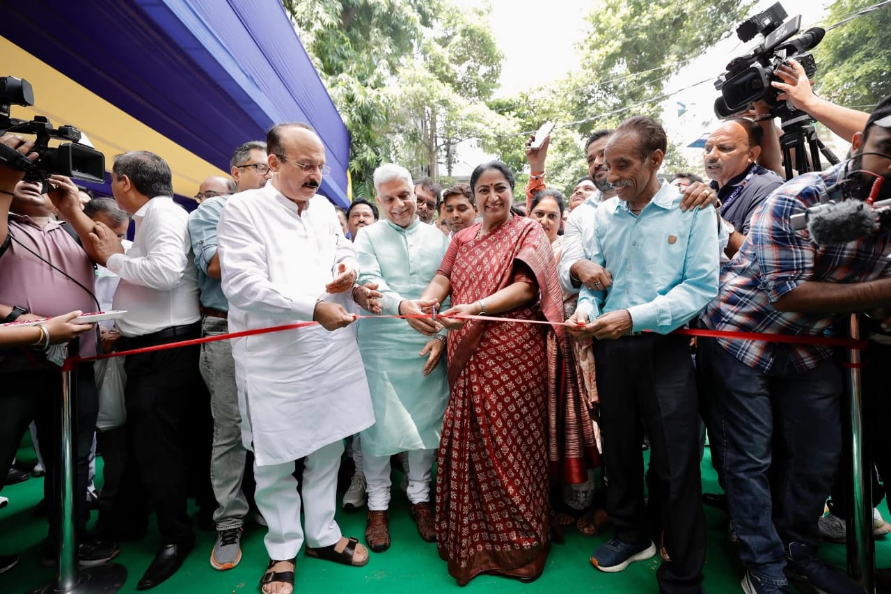 ओवरहेड बिजली तारों से मुक्ति की पहल, CM रेखा गुप्ता ने शालीमार बाग से किया पायलट प्रोजेक्ट का शुभारंभ