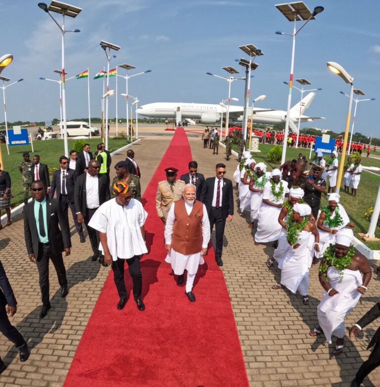 PM; नरेंद्र मोदी घाना पहुंचे, राष्ट्रपति जॉन ड्रमानी महामा ने किया भव्य स्वागत