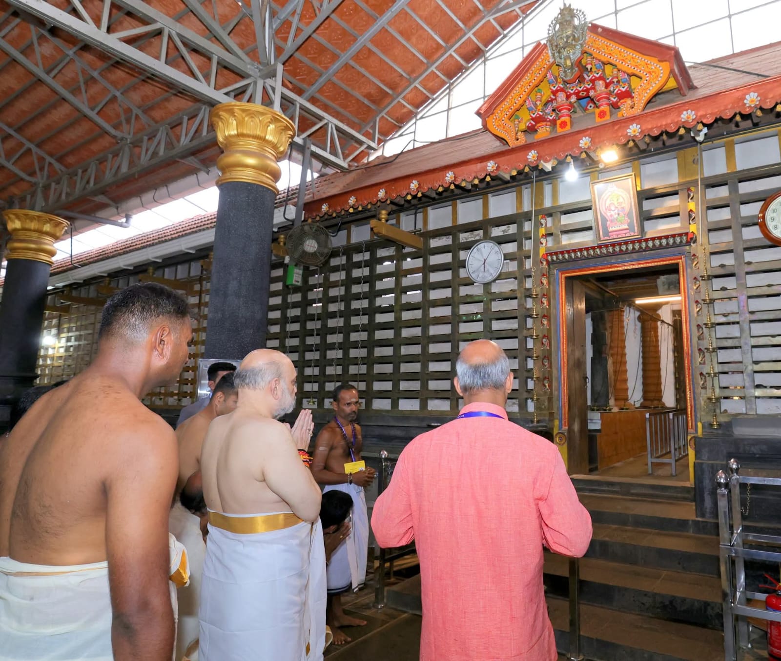 भारत के गृहमंत्री श्री अमित शाह ने केरल के कन्नूर जिले स्थित सुप्रसिद्ध श्री राजराजेश्वर मंदिर (तलिपरम्बा) में पूजा-अर्चना की। इस अवसर पर उन्होंने भगवान शिव और माता पार्वती से देशवासियों