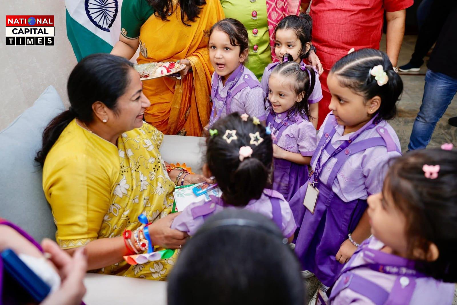 मुख्यमंत्री रेखा गुप्ता ने बच्चों के साथ मनाया रक्षाबंधन, मासूम राखियों में दिखा विश्वास और भविष्य का सपना