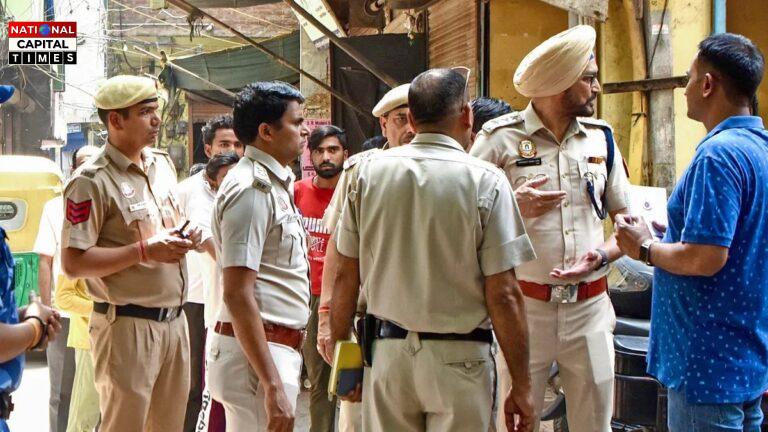 दिल्ली के दक्षिणपुरी में एक घर में 4 शव मिलने से हड़कंप, पुलिस जांच में जुटी