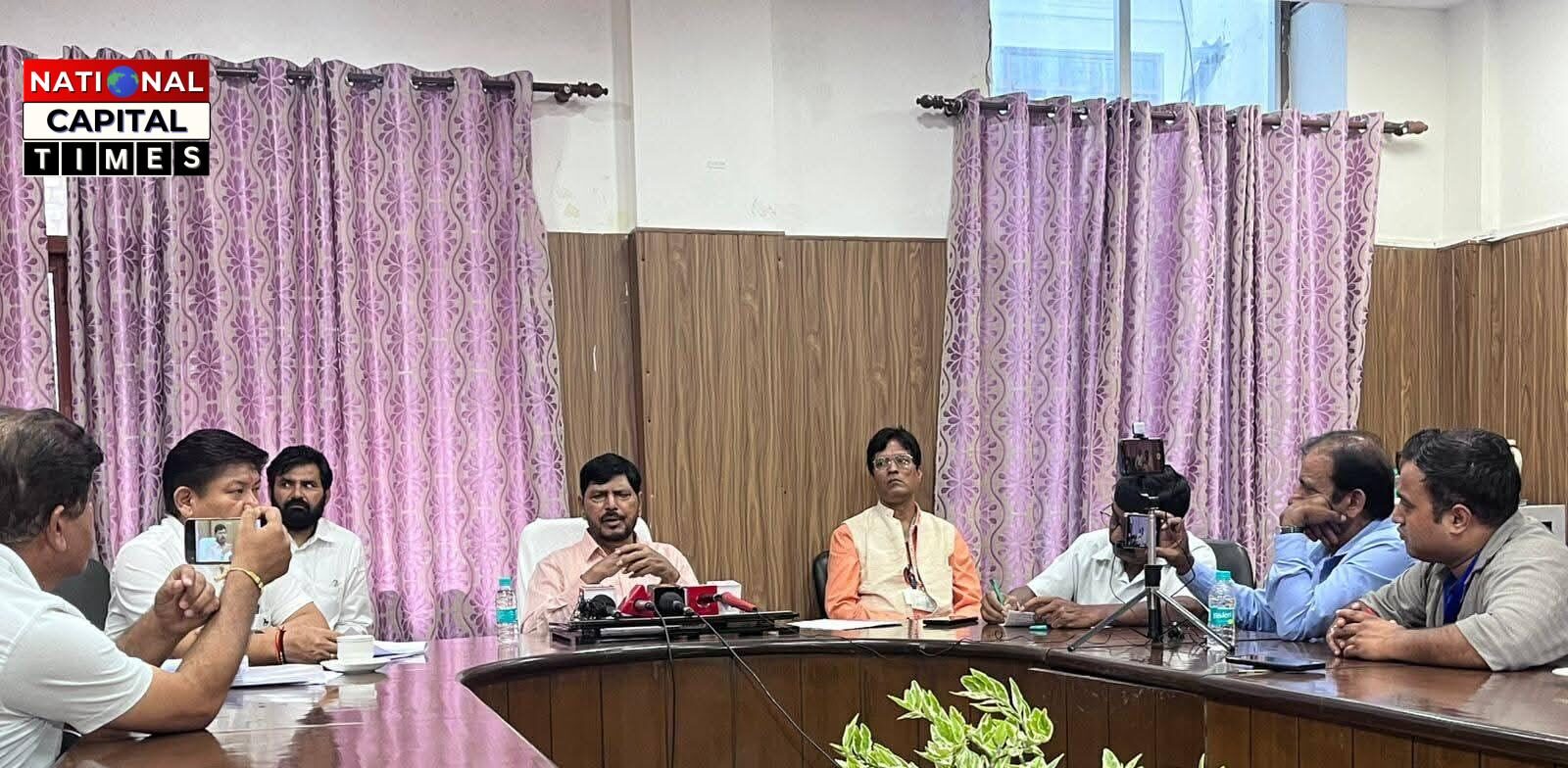 Dehradun में केंद्रीय मंत्री रामदास अठावले की प्रेस वार्ता, उत्तरकाशी आपदा पर बोले – केंद्र सरकार कड़ी नज़र रखे हुए है