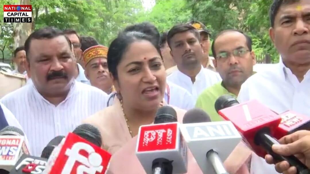 सुल्तानपुरी DDA फ्लैट्स का निरीक्षण करने पहुंचीं सीएम रेखा गुप्ता, बोलीं – अब हर झुग्गीवासी को मिलेगा पक्का मकान