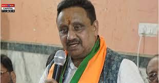 प्रवीण खंडेलवाल ने भागीरथ पैलेस दवा मार्केट में व्यापारियों से की बातचीत, दवाइयों पर GST में कमी को बताया ऐतिहासिक निर्णय