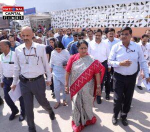 छठ और दीपावली पर्व के मद्देनजर CM: रेखा गुप्ता ने नई दिल्ली रेलवे स्टेशन पर यात्री सुविधाओं का निरीक्षण किया