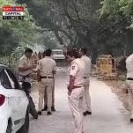 Encounter: दिल्ली में मुठभेड़ के बाद कुख्यात हथियार सप्लायर गिरफ्तार, दो पुलिसकर्मी घायल