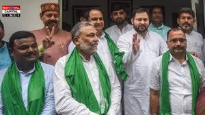 Bihar Elections: ओवैसी की पार्टी को करारा झटका, कई बड़े नेता पहुंचे राजद में 