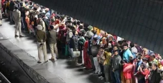 बर्धमान रेलवे स्टेशन पर भगदड़, दर्जनभर यात्री घायल