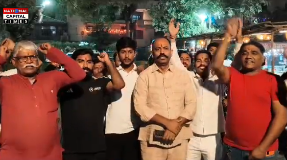 गाजियाबाद में सोशल मीडिया पर आपत्तिजनक टिप्पणी करने वाली युवती की लोगों ने की पिटाई