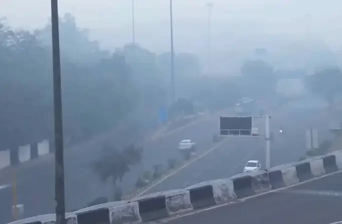 Delhi NCR pollution, AQI 400, air quality alert