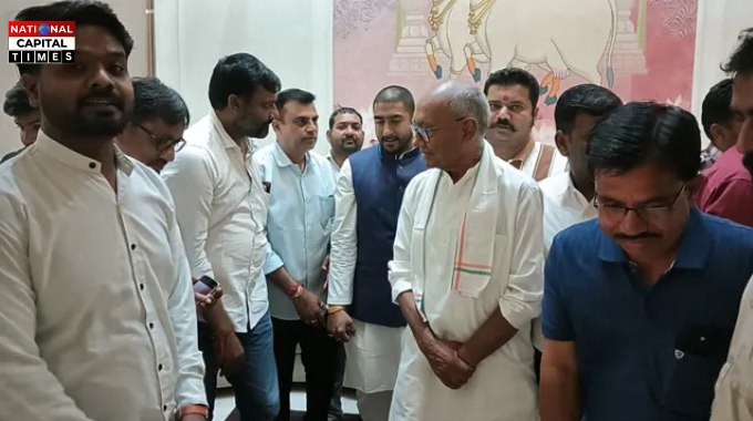 देवास में दिग्विजय सिंह की भाजपा विधायक गायत्री राजे पवार से मुलाकात, सियासी चर्चाएं तेज